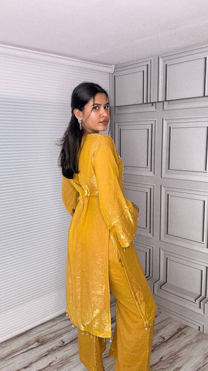 Don't wear what fashion designers tell you to wear. Wear what they wear